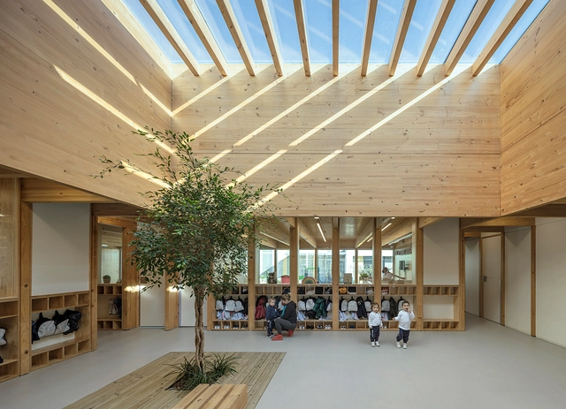 Bressol Creixem Jugant School / bxd arquitectura - Interior Photography, Schools , Beam