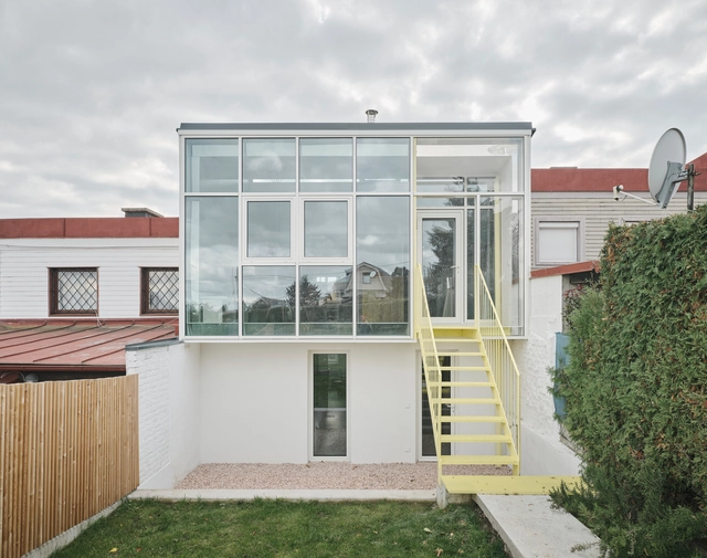 新旧墙体的拼贴，Heuberghaus 住宅扩建 / studiourbanek - 建筑图, 住宅室内设计