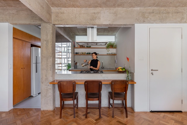 Cozinha americana: 25 projetos em apartamentos brasileiros para se inspirar - Imagem de Destaque
