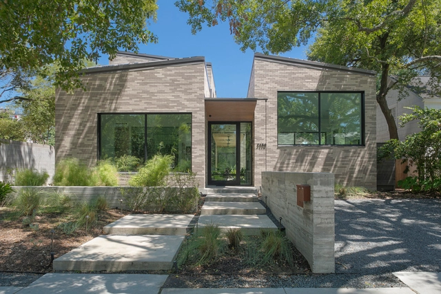 Casa Greenbriar / CONTENT Architecture - Fotografía exterior, Casas, Puerta