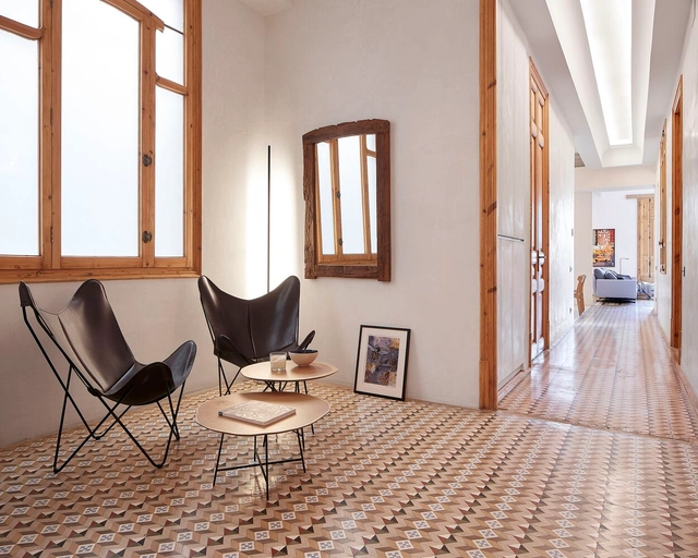 Apartamentos Provença / Nicola Tremacoldi - Fotografía interior, Decoración Y Ornamento, Puerta, Fijación Vigas, Fachada, Arco, Sillas, Mesas
