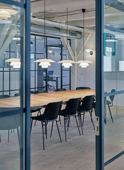 Dynamic Lighting for a Better Working Environment - Featured Image