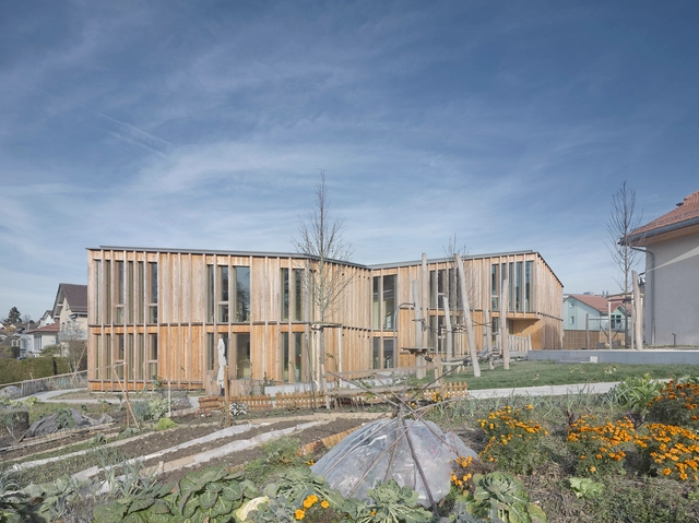 Escola Infantil em Renens / Atelier Pulver Architectes - Fotografia de Exterior, Renovação