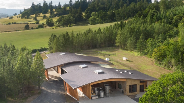 管道不可见，Abbott Claim 半圆酒庄 / Soderstrom Architects + Ferar Studio - 建筑图, 酒庄, 森林