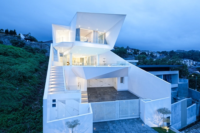 Z-Line House / MSSM Associates - Exterior Photography, Houses, Stairs, Facade
