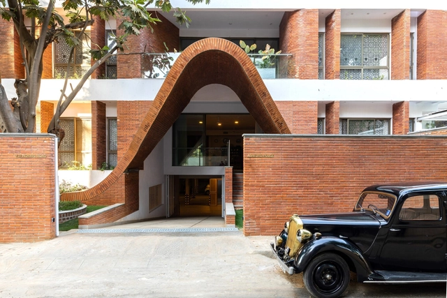 Norris Road 公寓 / The Purple Ink Studio - 室内图, 居住建筑, 表皮, 门, 拱