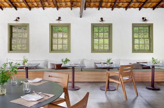Sítio Gastronômico / Diego Raposo + Arquitetos - Fotografia de Interiores, Restaurante, Viga, Mesa, Cadeira, Iluminação