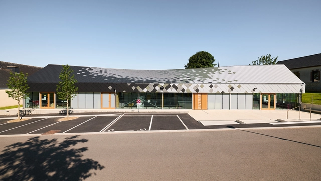 Cultural Center Flying Roof / OVERCODE architecture urbanisme - Exterior Photography, Youth Center, Facade