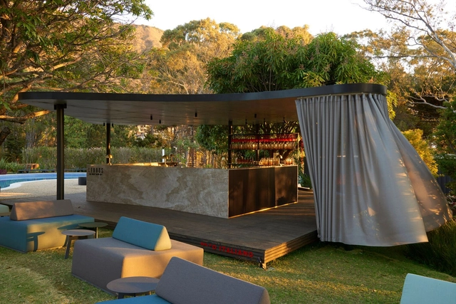Bar da Piscina / Lucas Lage Arquitetura - Fotografia de Exterior, Piscina, Jardim, Mesa, Cadeira