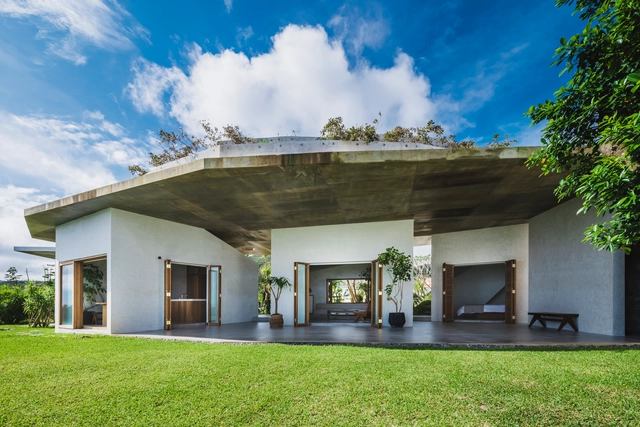 Casa em Nakijin / Studio Cochi Architects - Fotografia de Exterior, Casas, Jardim, Porta, Fachada