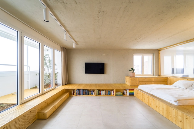 Nest Apartment / TVARY - Interior Photography, Apartments, Bedroom, Table