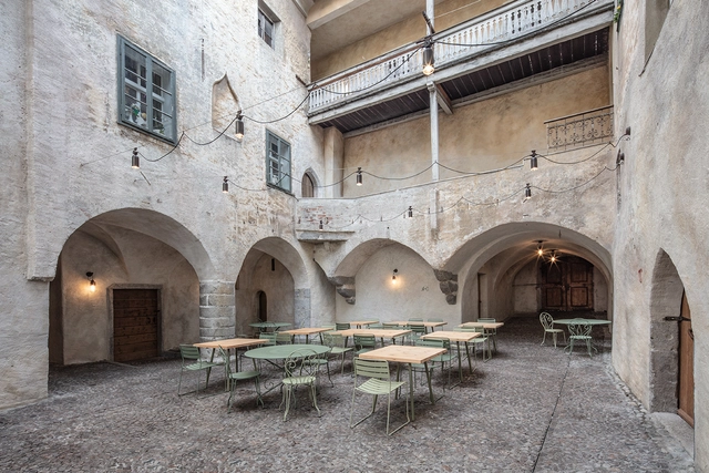 Decantei Tavern / Pedevilla Architects - Interior Photography, Bar, Courtyard, Facade, Arch, Arcade, Door, Table, Chair