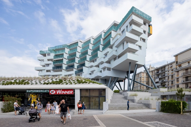 Lido di Jesolo 商住综合体，拾级而下的建筑 / Elastico Farm - 建筑图, 公寓, 表皮