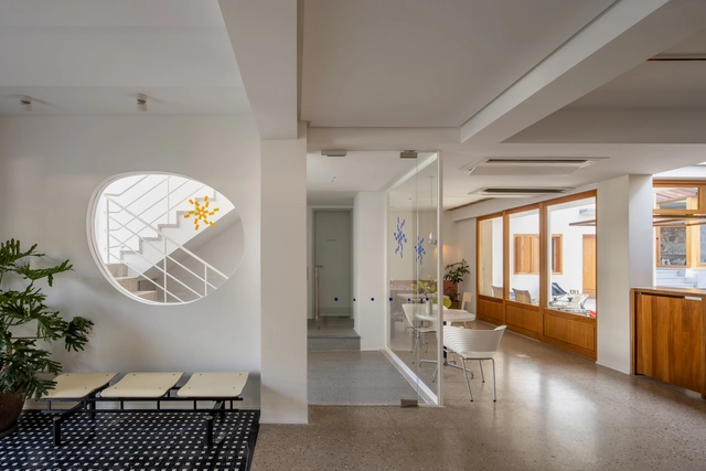 #HOUSE / 静谧设计研究室 - 室内图, 更新项目, 厨房, 表皮, 桌子, 椅子