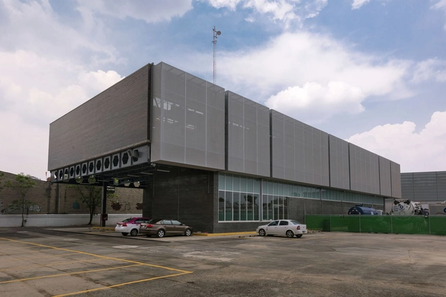 Coorporativo Sanirent / Moyao Arquitectos - Fotografía exterior, Edificio De Oficinas, Fachada