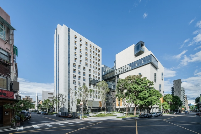 政治大学公共行政及企业管理教育中心 / 潘冀联合建筑师事务所 - 建筑图, 大学, 表皮, 城市