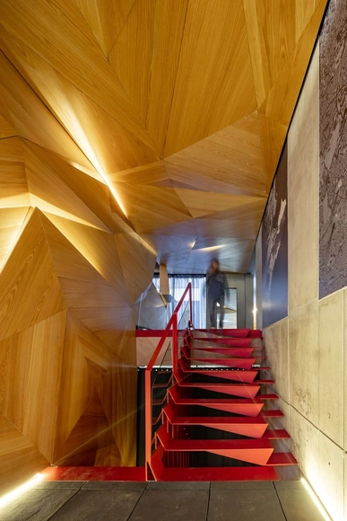 Edificio ARX Colima / ARCHETONIC - Fotografía interior, Residencial, Escaleras, Barandas, Puerta, Arco