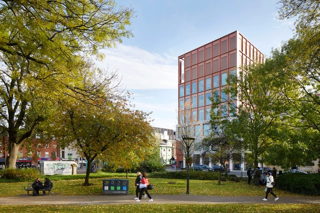 曼彻斯特城市大学 / Allies and Morrison - 建筑图, 大学, 花园, 表皮, 板凳