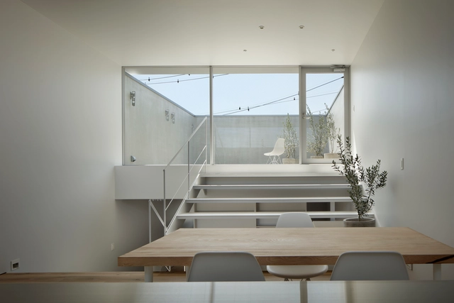 Aquarium House / NAO IWANARI Architecture - Interior Photography, Houses, Stairs, Facade, Handrail, Table, Chair