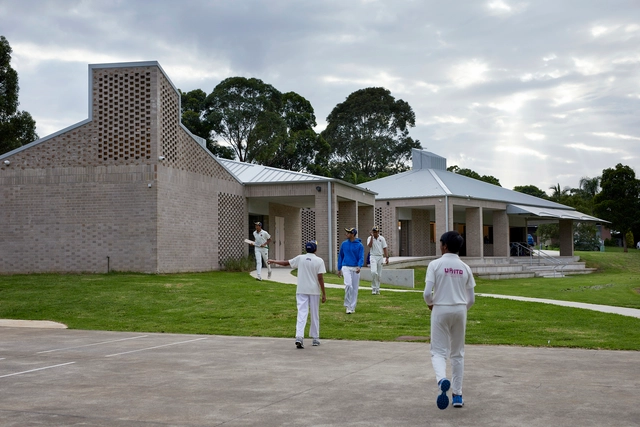 Club de críquet Kings Langley / Eoghan Lewis Architects - Fotografía exterior, Centro Multideportivo, Fachada