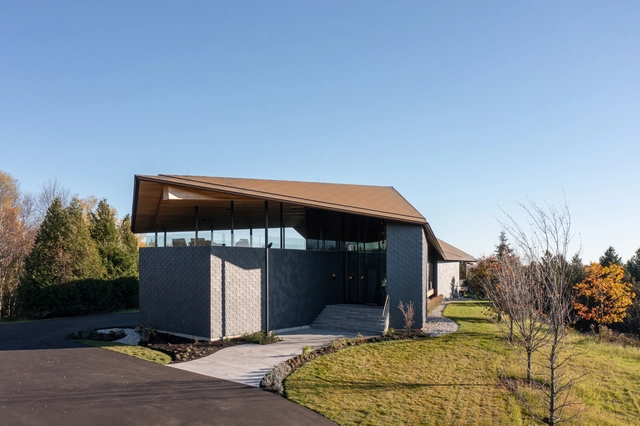 Forest Retreat / Kariouk Architects - Exterior Photography, Houses, Facade, Door