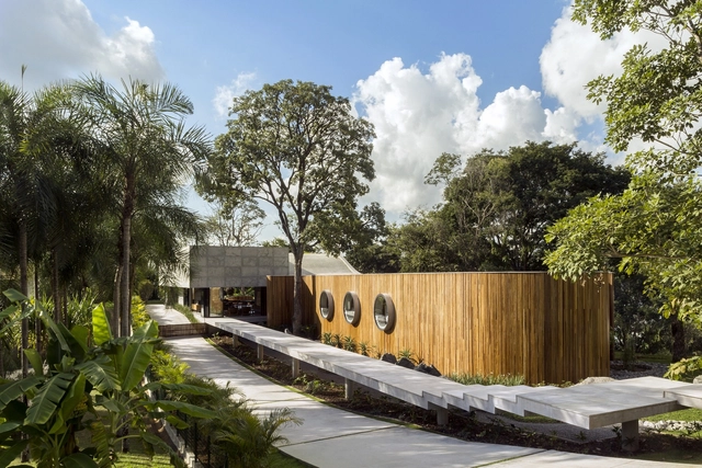 Casas brasileiras: 11 residências com paredes curvas - Imagem de Destaque
