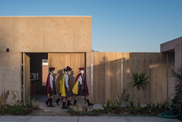 La Escuela Infantil en la Comunidad de Cerro Colorado de Arequipa resulta finalista en los Premios FAD 2022 - Imagen Principal