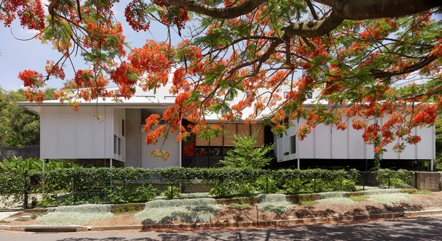 Three House / JOHN ELLWAY. ARCHITECT - Exterior Photography, Houses, Garden, Facade