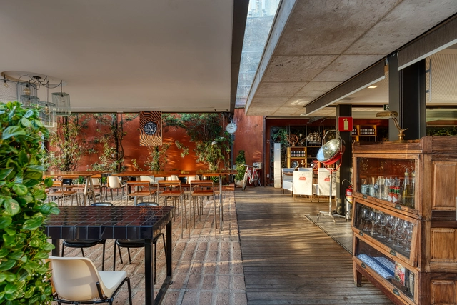 Restaurante NoMad / Lucas Lage Arquitetura + Bárbara Sales Arquitetura - Fotografia de Interiores, Restaurante, Fachada, Viga, Corrimão, Cadeira