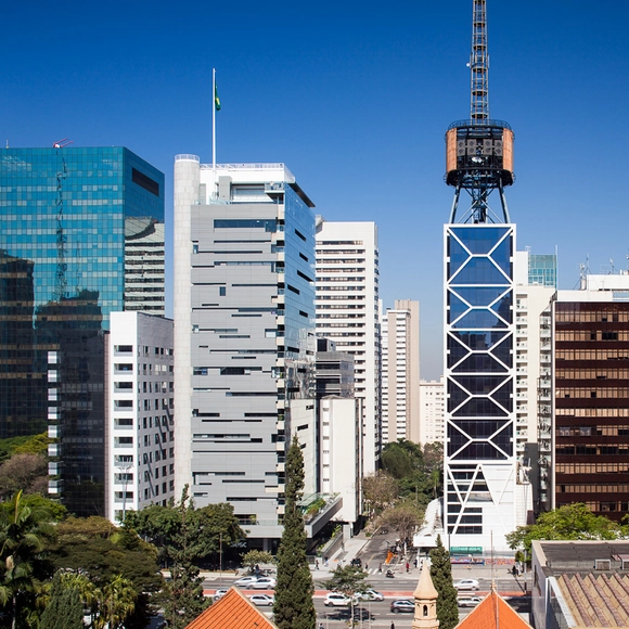 Francis Kéré, Banga Nossa e Dele Adeyemo entre os participantes da 13ª Bienal de Arquitetura de São Paulo  - Imagem de Destaque