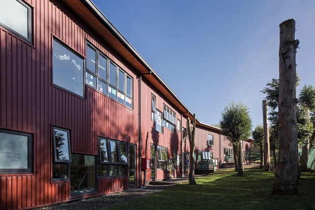 Pré-escola para o Colégio Puerto Varas / LAGAR Arquitectos - Fotografia de Exterior, Jardim De Infância, Fachada