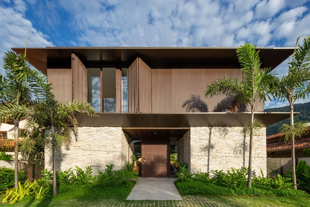 Casa Guaecá / Belluzzo Martinhão Arquitetos - Fotografía exterior, Casas, Jardín, Puerta, Fachada