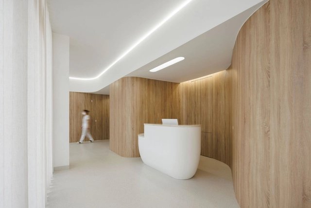 Clínica MOOD Medicina Dentária  / Tsou Arquitectos  - Fotografia de Interiores, Clínica Odontológica, Dormitório, Fachada, Pilar, Mesa, Cama