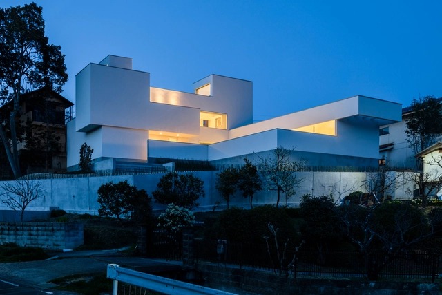 错动体量，山顶住宅 / FORM | 木村浩一建筑研究所 - 建筑图, 独立住宅, 表皮