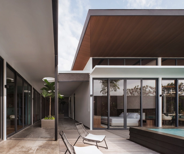 Casa Alta / HYJA - Fotografía interior, Casas, Fachada, Puerta