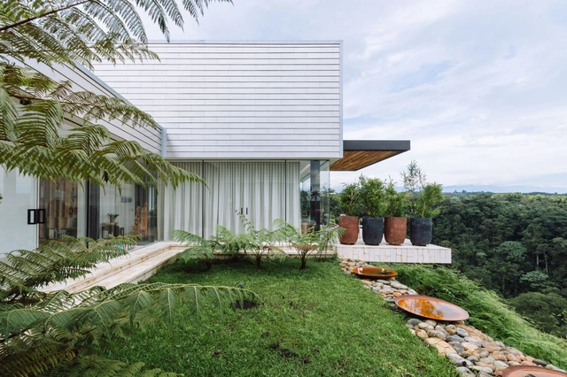 Casa Condina / Vélez Valencia Arquitectos - Fotografía exterior, Casas, Jardín, Fachada