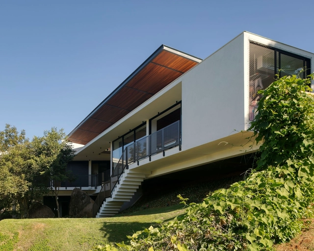 Casa das Pedras / TETRO Arquitetura - Fotografia de Exterior, Casas, Fachada, Escada