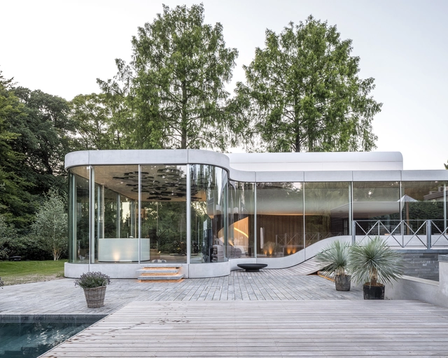 Espaço de Lazer Villa Kirk / SPOL Architects - Fotografia de Exterior, Casas, Jardim, Porta, Fachada