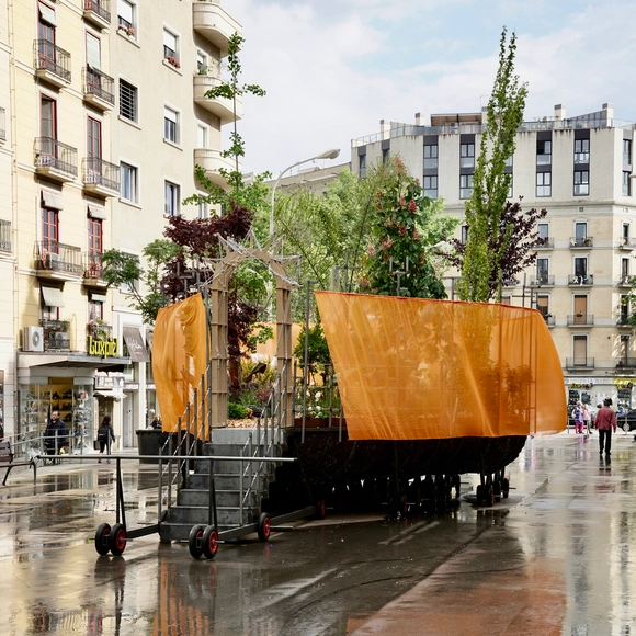 "Arca de Convivencia": LEA Atelier + TAKK construyen un jardín portátil en la Ronda de Sant Antoni de Barcelona - Imagen Principal