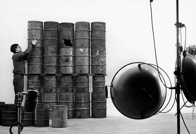 Christo’s Early Works to Be Exhibited at the Gagosian Gallery in Paris - Featured Image