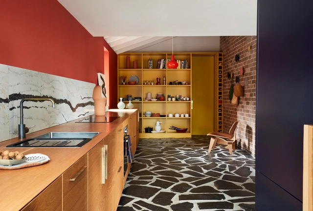 Polychrome House / YSG.STUDIO - Interior Photography, House Interiors, Kitchen, Countertop, Chair, Sink