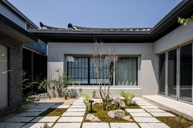 SawyerJeong House / STAY Architects - Exterior Photography, Adaptive Reuse, Garden, Facade, Door