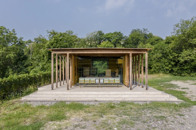 Apiário Educativo Bee House / Enrico Sassi Architetto - Fotografia de Exterior, Aprendizagem, Jardim, Porta, Fachada