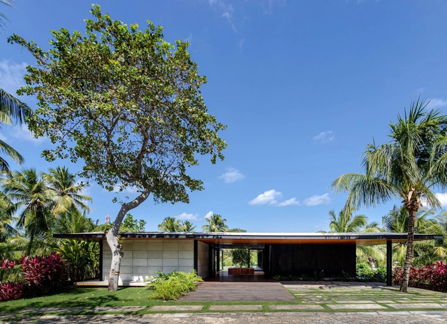 Casa Jabuticaba / Lais Galvão Arquitetura - Fotografia de Exterior, Casas, Jardim, Fachada, Porta