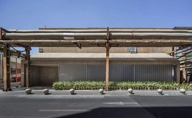 Galería PIFO / ARCHSTUDIO - Fotografía exterior, Renovación, Fachada, Pilares