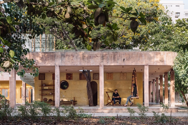 SHED 2.0 / Studio ii - Fotografia de Exterior, Arquitetura De Escritórios, Aido, Fachada, Pilar, Arco