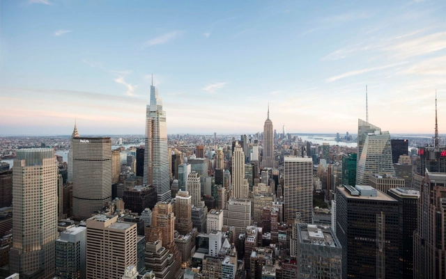 New York City Architecture Guide: Discover 10 Must-See Landmarks and 20 Contemporary Attractions - Featured Image
