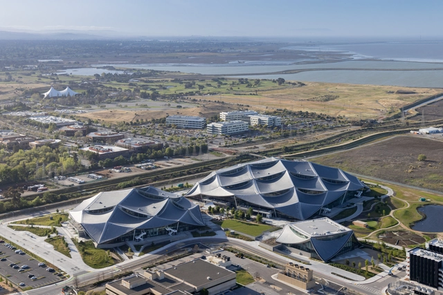 Campus Google Bay View / BIG + Heatherwick Studio - Fotografía exterior, Centro De Investigación, Urbano