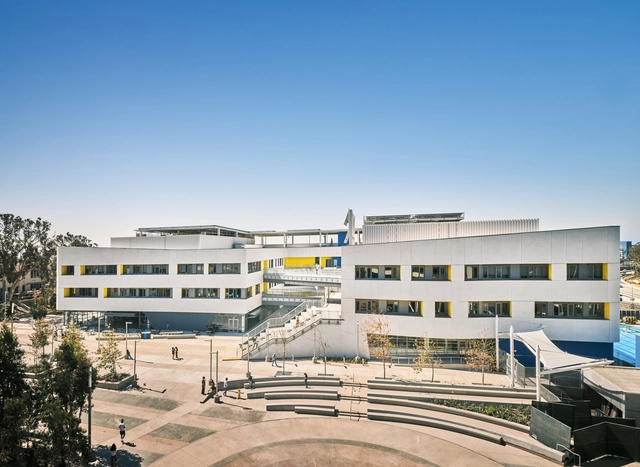 Santa Monica 高中探索大楼 / HED + Moore Ruble Yudell - 建筑图, 高中, 表皮, 楼梯