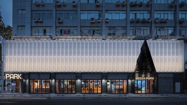 BEEERPARK惠城店 / 朱海博建筑设计事务所 - 建筑图, 餐厅, 表皮, 门, 城市